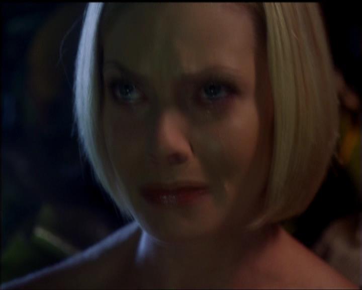 Charmed-Online_dot_net-5x01-2AWitchTail1807.jpg