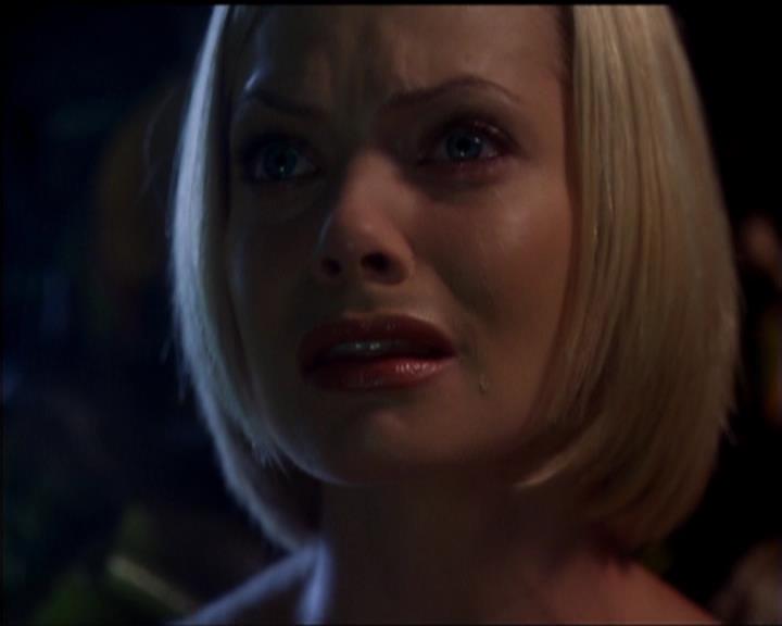 Charmed-Online_dot_net-5x01-2AWitchTail1808.jpg