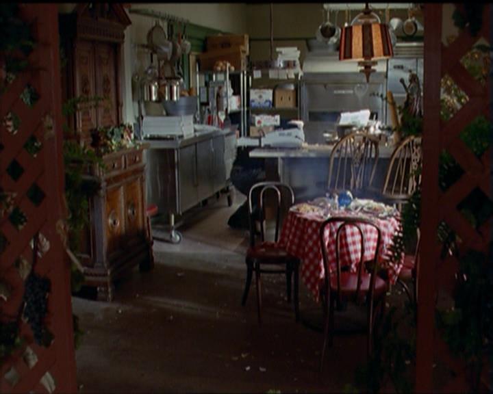 Charmed-Online_dot_net-5x01-2AWitchTail1819.jpg