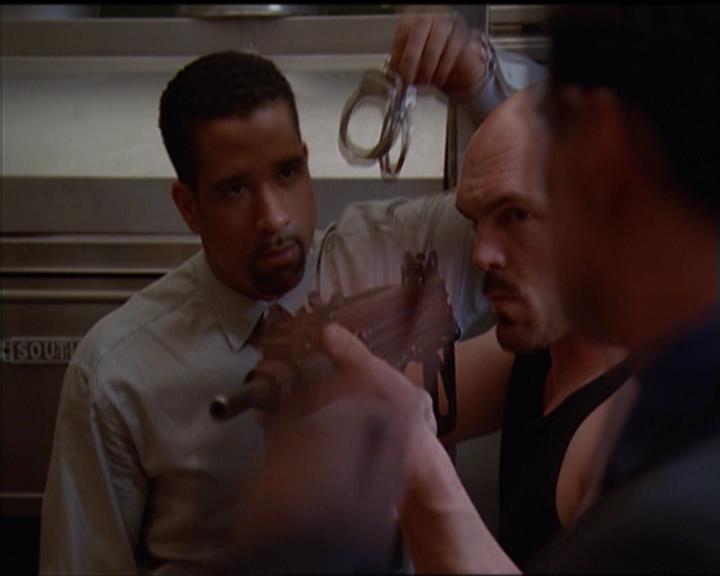 Charmed-Online_dot_net-5x01-2AWitchTail1865.jpg