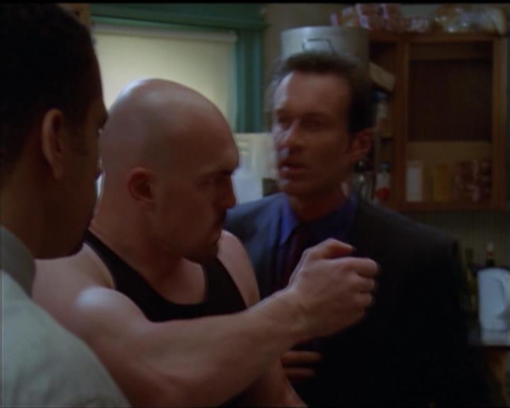Charmed-Online_dot_net-5x01-2AWitchTail1874.jpg