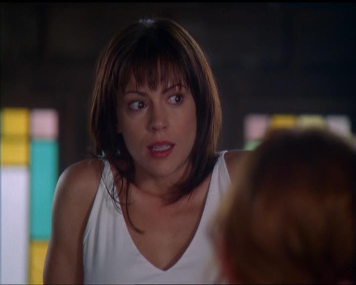 Charmed-Online_dot_net-5x01-2AWitchTail2015.jpg