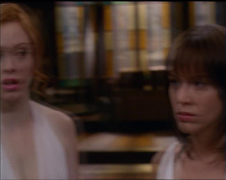 Charmed-Online_dot_net-5x01-2AWitchTail2059.jpg