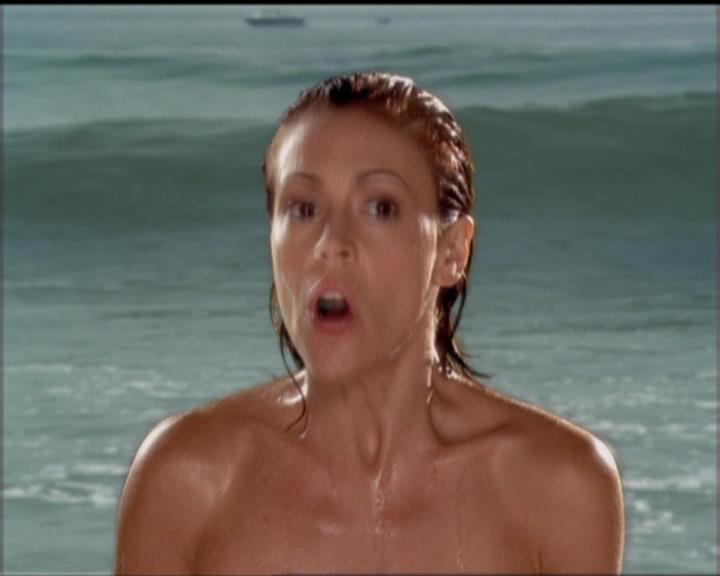 Charmed-Online_dot_net-5x01-2AWitchTail2151.jpg