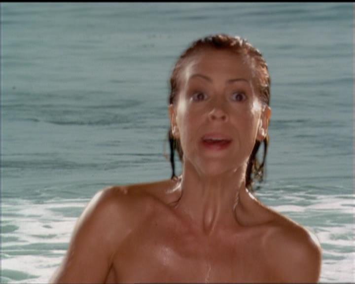 Charmed-Online_dot_net-5x01-2AWitchTail2162.jpg