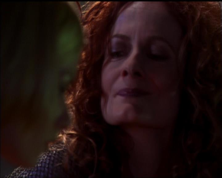 Charmed-Online_dot_net-5x01-2AWitchTail2206.jpg