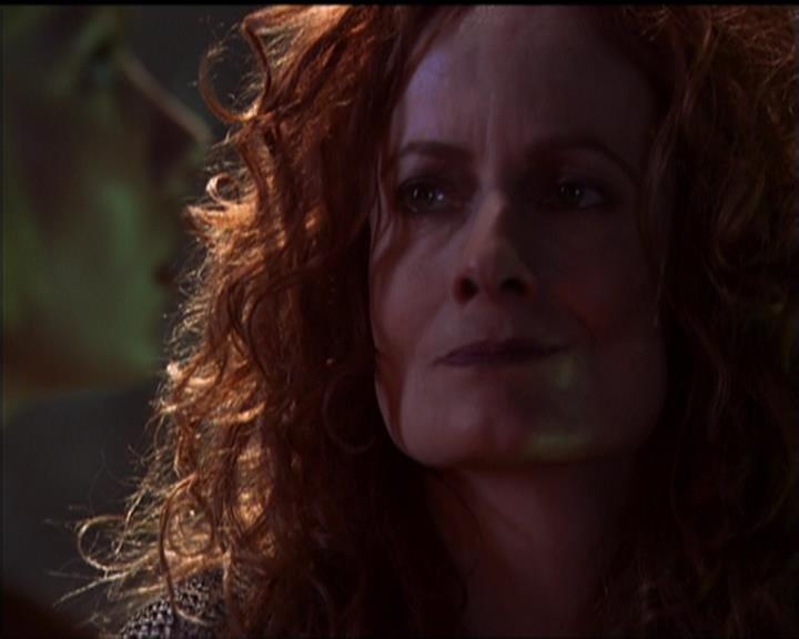 Charmed-Online_dot_net-5x01-2AWitchTail2239.jpg
