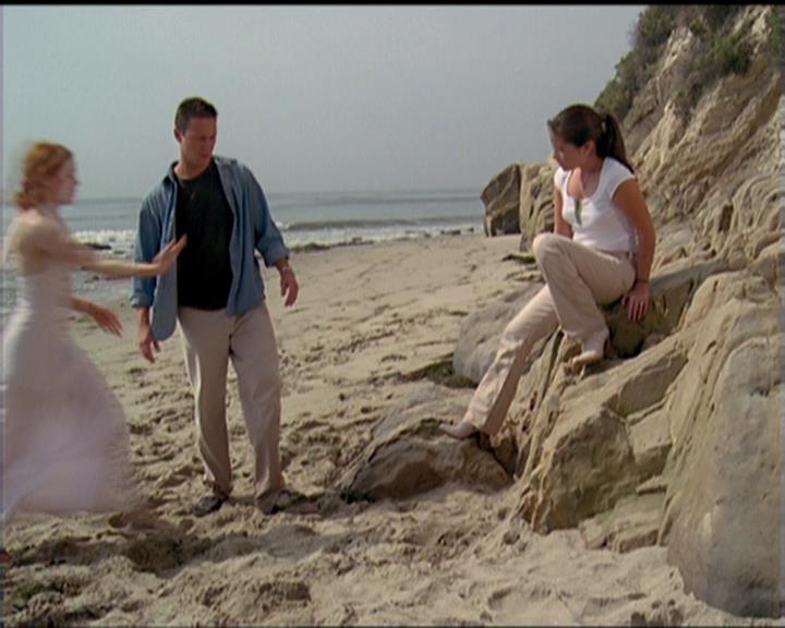 Charmed-Online_dot_net-5x01-2AWitchTail2250.jpg