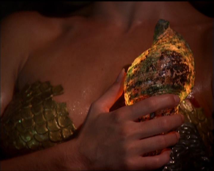 Charmed-Online_dot_net-5x01-2AWitchTail2266.jpg
