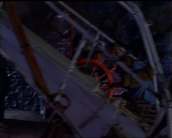 Charmed-Online_dot_net-5x01-2AWitchTail2285.jpg