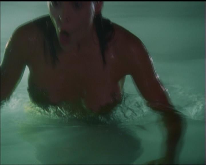 Charmed-Online_dot_net-5x01-2AWitchTail2289.jpg