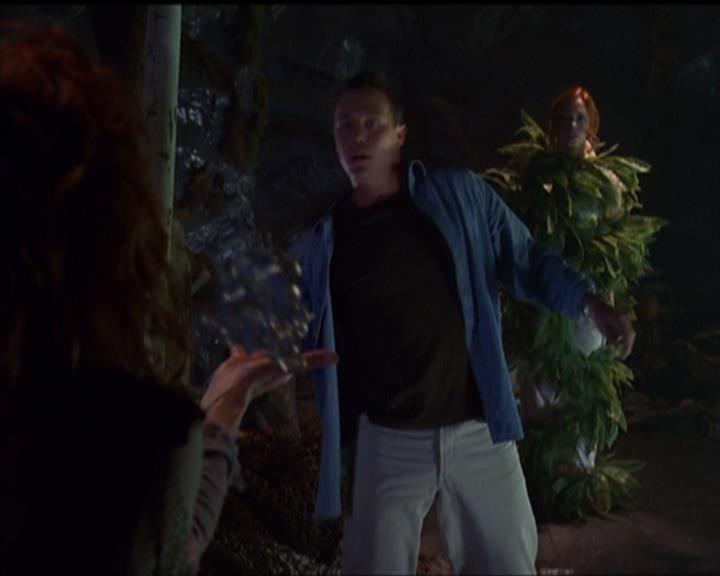 Charmed-Online_dot_net-5x01-2AWitchTail2295.jpg