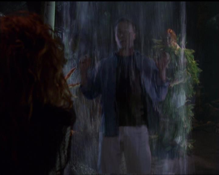 Charmed-Online_dot_net-5x01-2AWitchTail2297.jpg