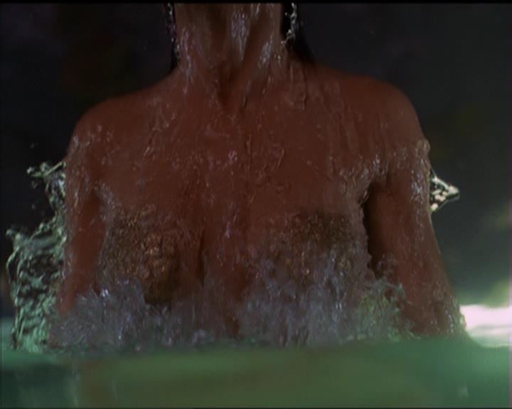 Charmed-Online_dot_net-5x01-2AWitchTail2300.jpg