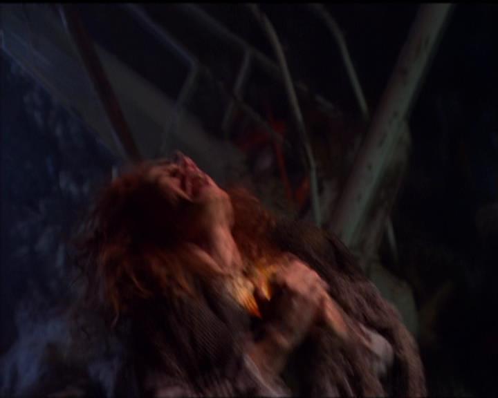 Charmed-Online_dot_net-5x01-2AWitchTail2308.jpg