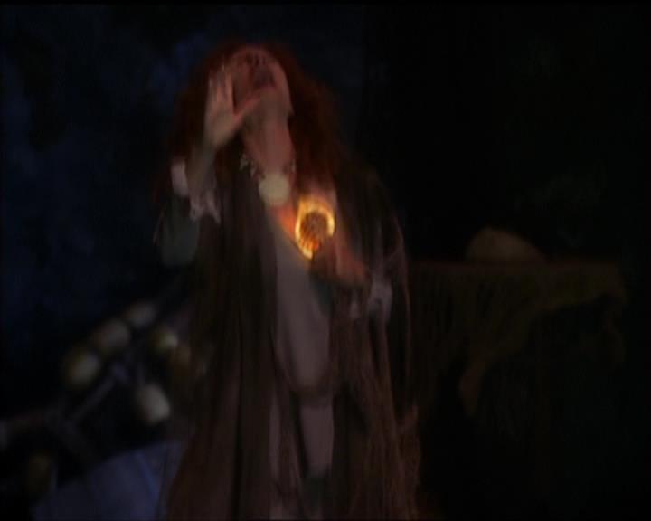 Charmed-Online_dot_net-5x01-2AWitchTail2311.jpg