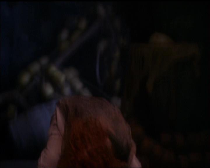 Charmed-Online_dot_net-5x01-2AWitchTail2312.jpg