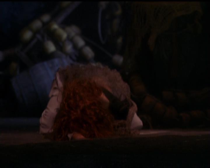 Charmed-Online_dot_net-5x01-2AWitchTail2313.jpg