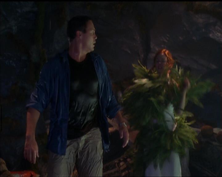 Charmed-Online_dot_net-5x01-2AWitchTail2318.jpg Charmed-Online_dot_net-5x01-2AWitchTail2318.jpg