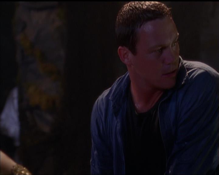 Charmed-Online_dot_net-5x01-2AWitchTail2331.jpg