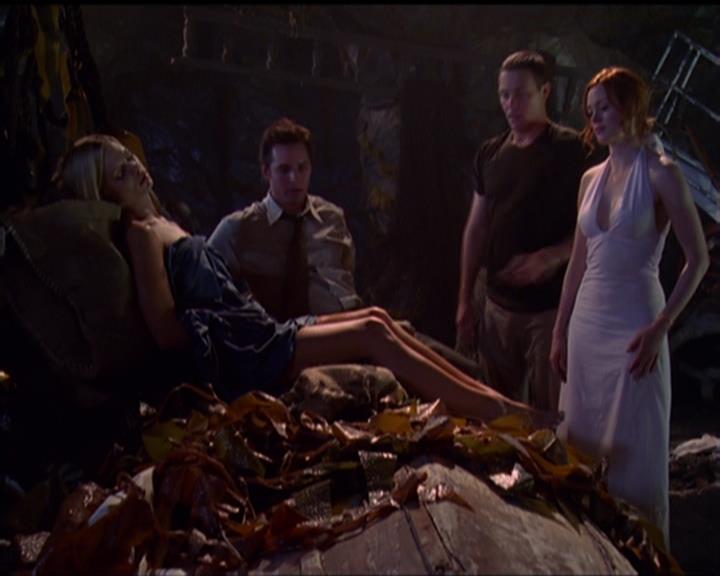 Charmed-Online_dot_net-5x01-2AWitchTail2410.jpg