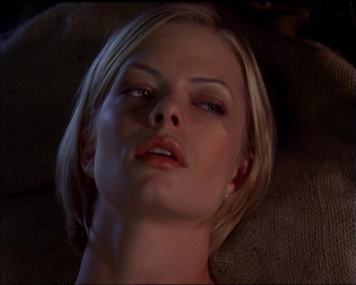 Charmed-Online_dot_net-5x01-2AWitchTail2425.jpg