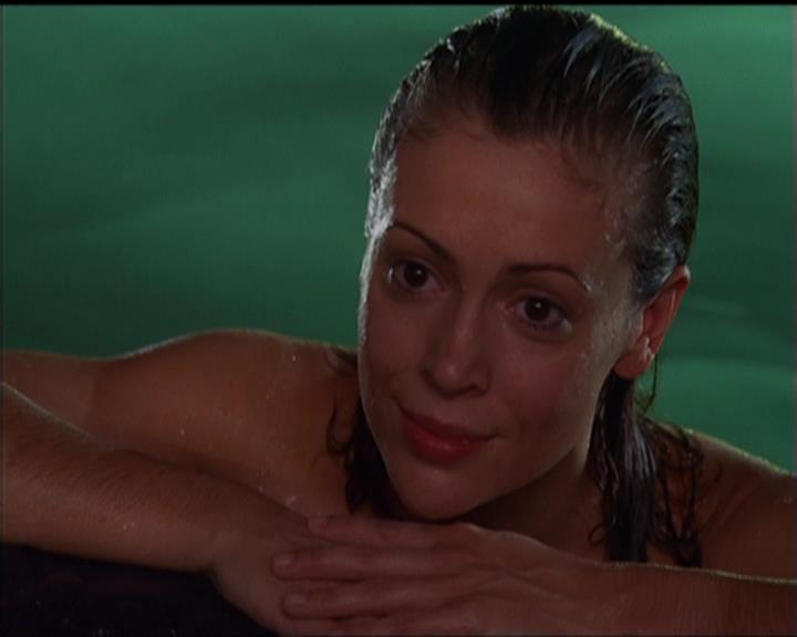 Charmed-Online_dot_net-5x01-2AWitchTail2439.jpg