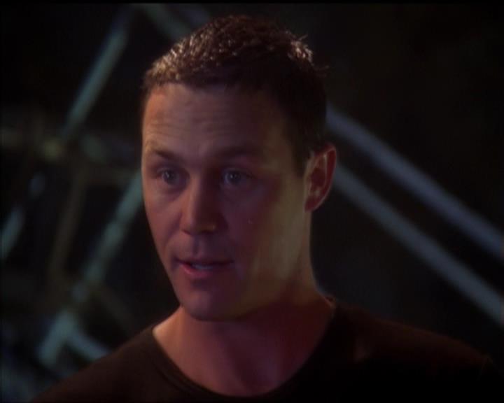 Charmed-Online_dot_net-5x01-2AWitchTail2455.jpg