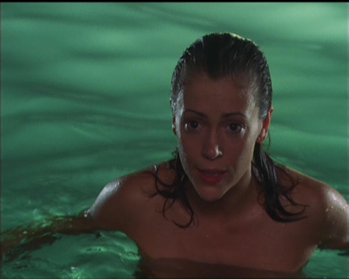 Charmed-Online_dot_net-5x01-2AWitchTail2483.jpg