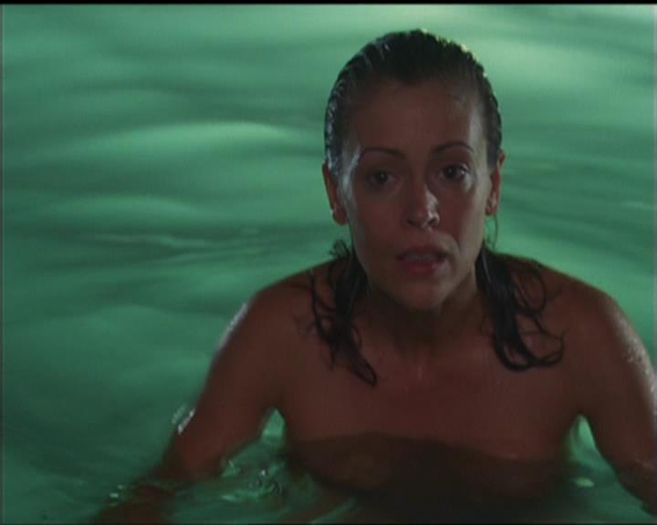 Charmed-Online_dot_net-5x01-2AWitchTail2487.jpg