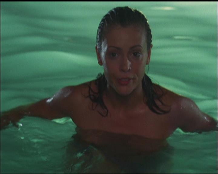 Charmed-Online_dot_net-5x01-2AWitchTail2488.jpg