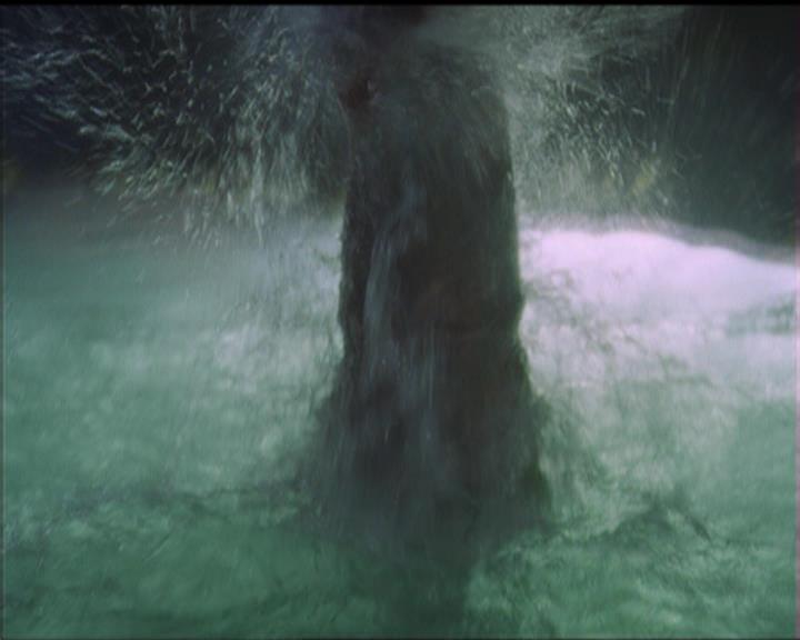 Charmed-Online_dot_net-5x01-2AWitchTail2491.jpg