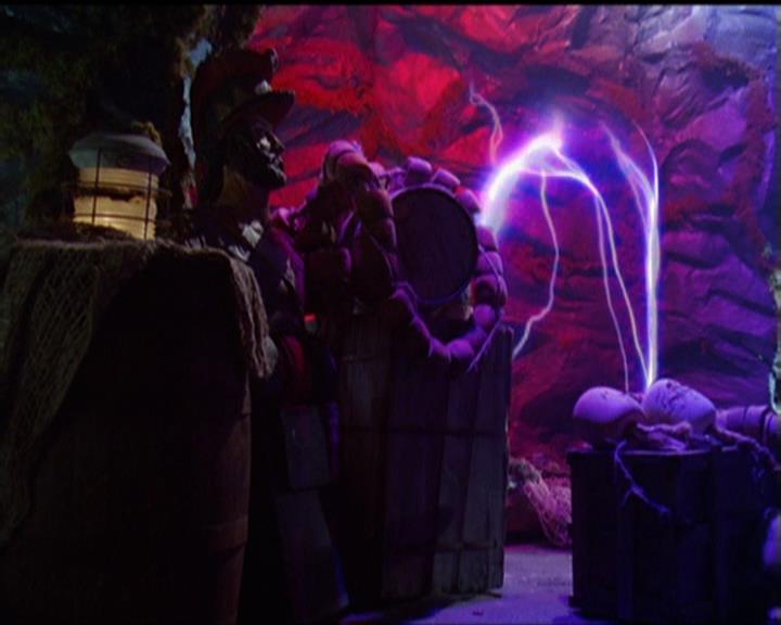 Charmed-Online_dot_net-5x02AWitchsTailPart2-0147.jpg