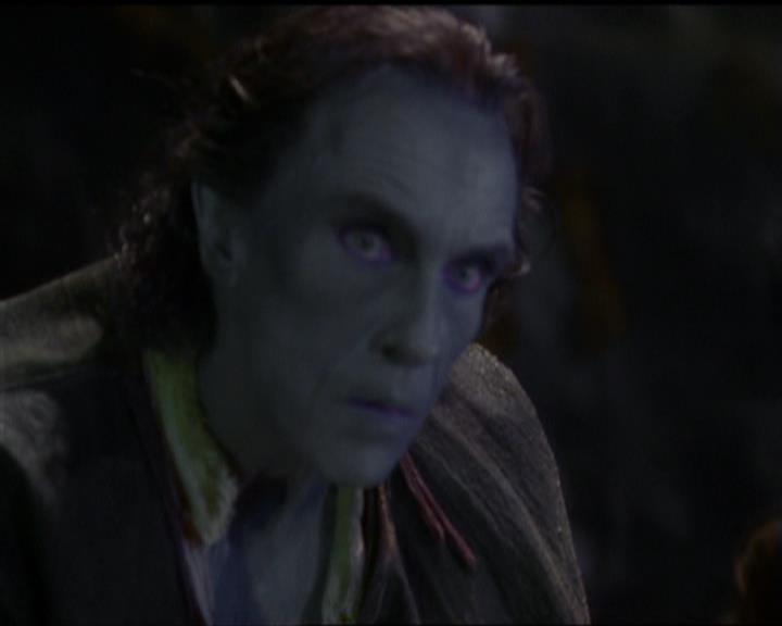 Charmed-Online_dot_net-5x02AWitchsTailPart2-0189.jpg