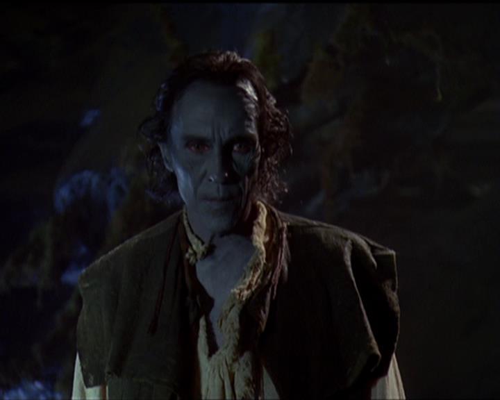 Charmed-Online_dot_net-5x02AWitchsTailPart2-0200.jpg