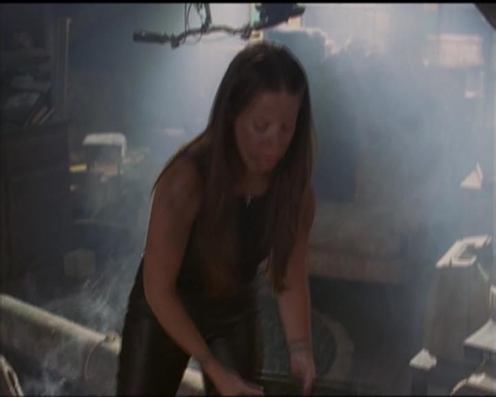 Charmed-Online_dot_net-5x02AWitchsTailPart2-1138.jpg