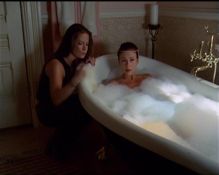 Charmed-Online_dot_net-5x02AWitchsTailPart2-1235.jpg