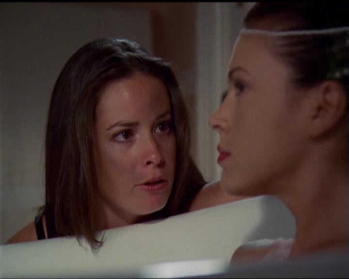 Charmed-Online_dot_net-5x02AWitchsTailPart2-1239.jpg