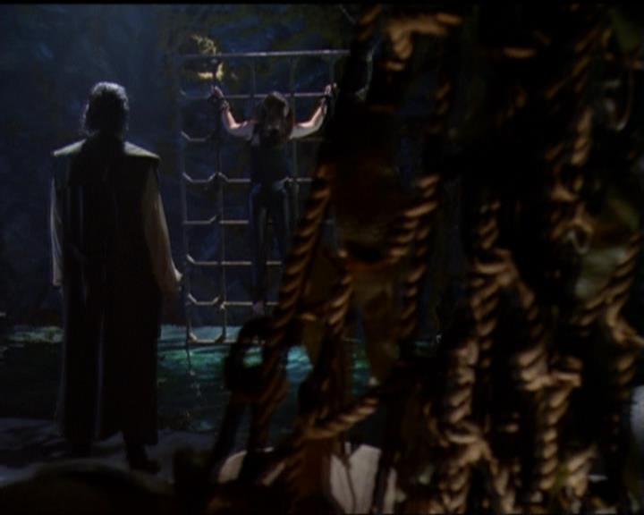 Charmed-Online_dot_net-5x02AWitchsTailPart2-1578.jpg