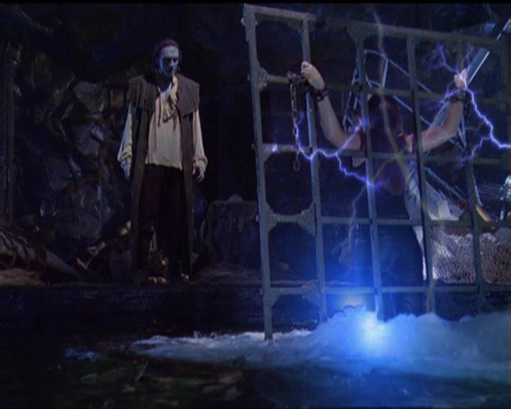 Charmed-Online_dot_net-5x02AWitchsTailPart2-1608.jpg