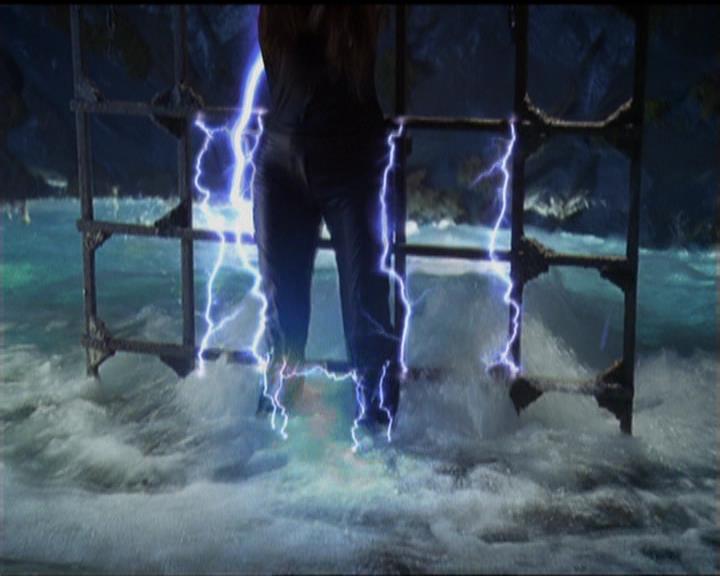 Charmed-Online_dot_net-5x02AWitchsTailPart2-1796.jpg