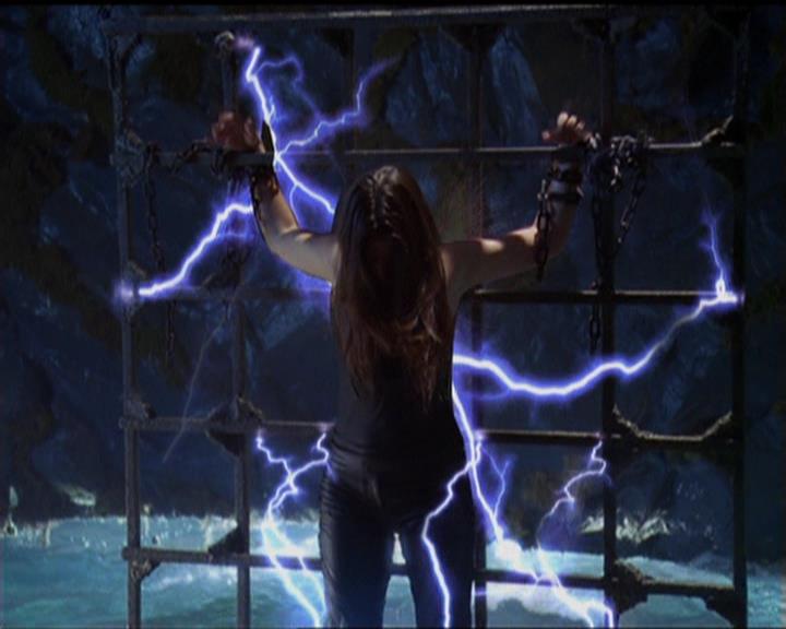 Charmed-Online_dot_net-5x02AWitchsTailPart2-1806.jpg