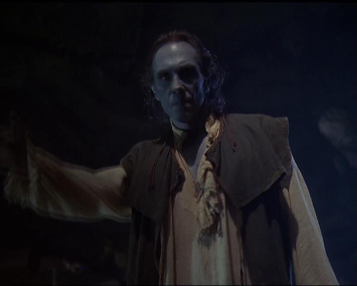 Charmed-Online_dot_net-5x02AWitchsTailPart2-1857.jpg