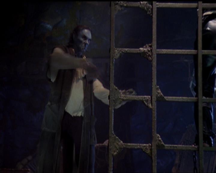 Charmed-Online_dot_net-5x02AWitchsTailPart2-1876.jpg