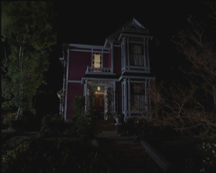 Charmed-Online_dot_net-5x03HappelyEverAfter0001.jpg