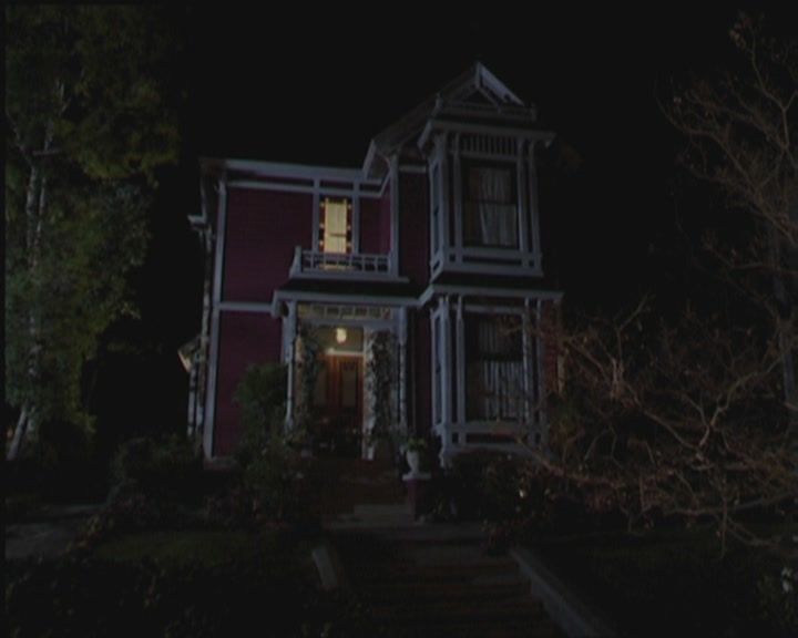 Charmed-Online_dot_net-5x03HappelyEverAfter0003.jpg