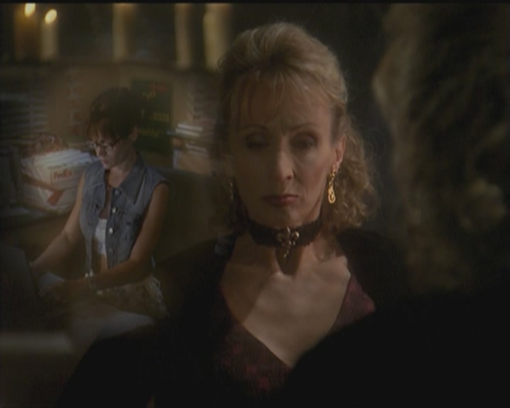 Charmed-Online_dot_net-5x03HappelyEverAfter0219.jpg