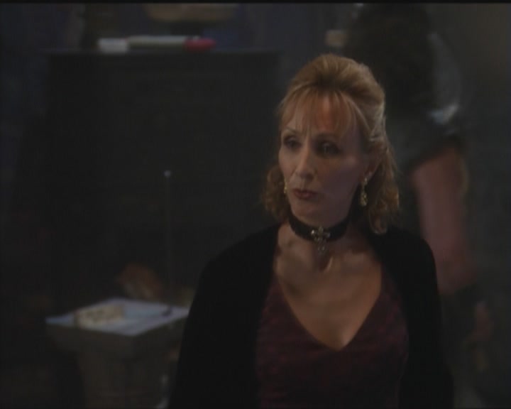 Charmed-Online_dot_net-5x03HappelyEverAfter0437.jpg
