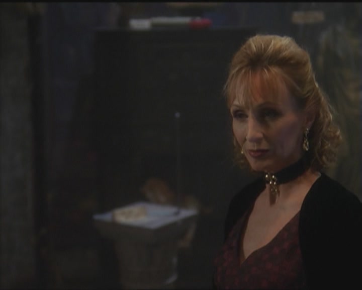 Charmed-Online_dot_net-5x03HappelyEverAfter0438.jpg