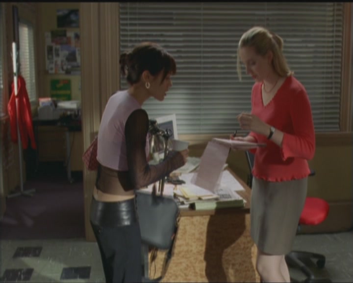 Charmed-Online_dot_net-5x03HappelyEverAfter0456.jpg